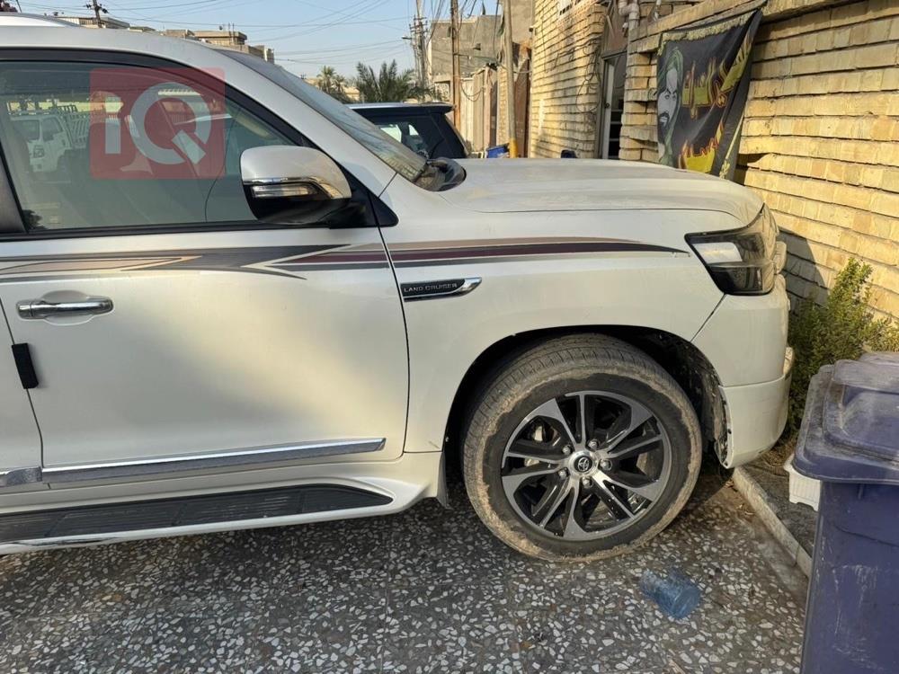 تويوتا لاندكروزر